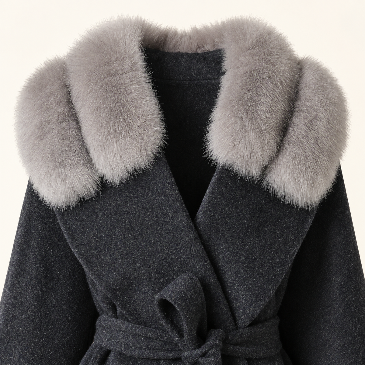 Isabelle — collar detail